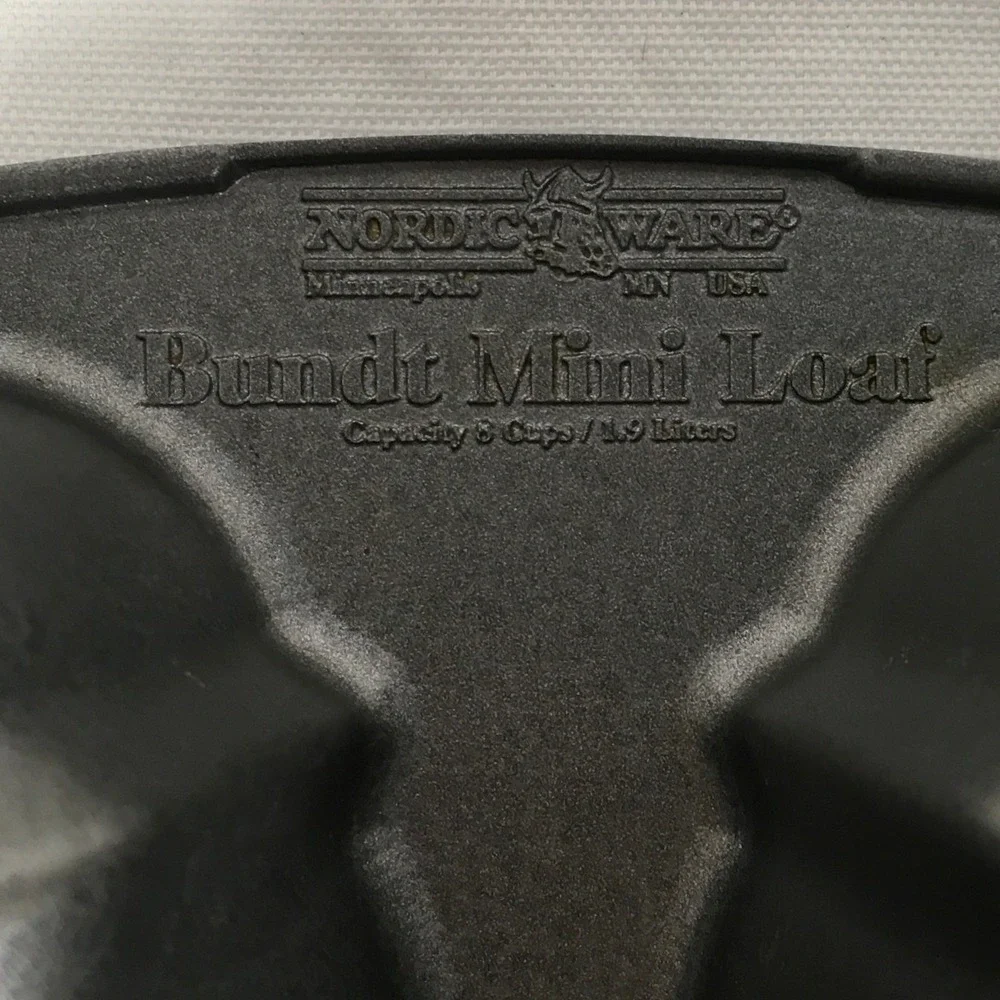 Nordic Ware 4 Mini Bundt Loaf Pan Mold Heavy Cast Aluminum‎ Bakeware